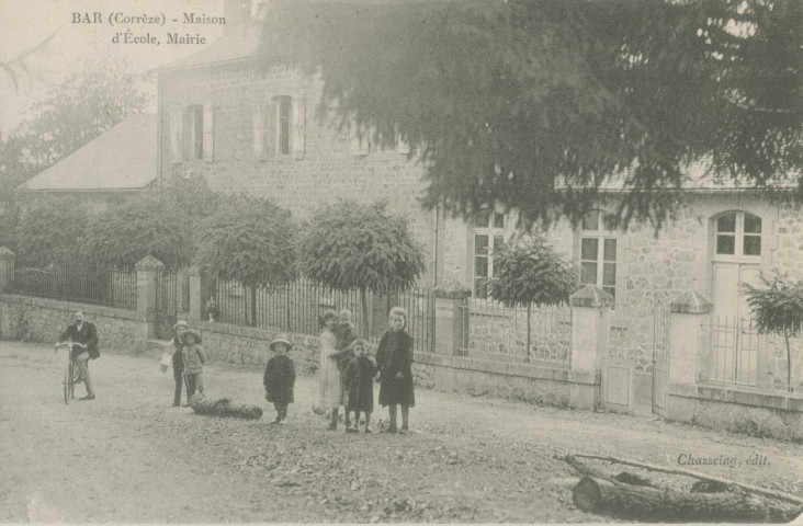 Bar : "Bar (Corrèze) - Maison d'école, mairie".