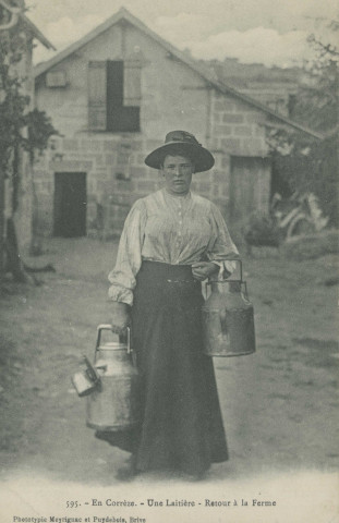 Folklore : "595. - En Corrèze. - Une laitière - Retour à la ferme".