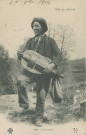 Folklore : "Type du Centre - 506 - Un vielleur".