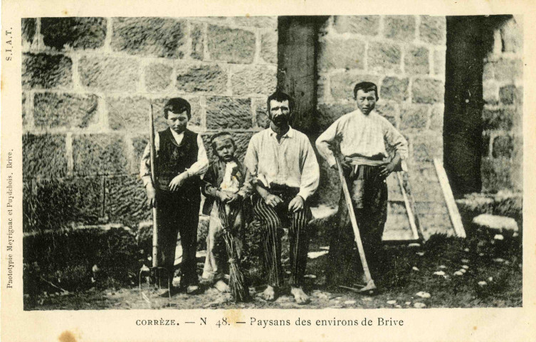 "Corrèze. - N 48. - Paysans des environs de Brive".