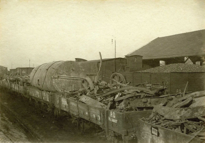 Gare : accident de train du tunnel du Pouch, les débris des trains.