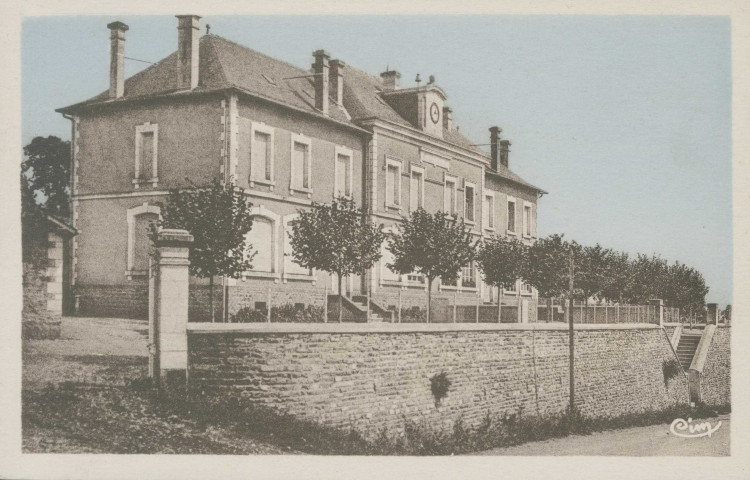 Vignols : "Vignols (Corrèze) - Groupe scolaire - Avenue de Pompadour".