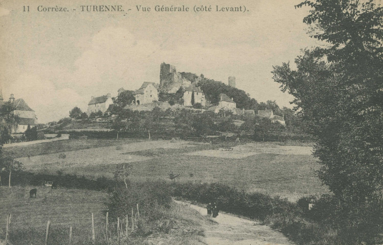 Turenne : "11 Corrèze. - Turenne. - Vue générale (côté Levant).".
