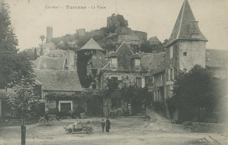 Turenne : "Corrèze - Turenne - La place".