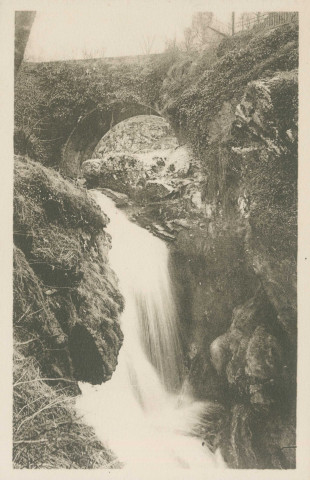 Gimel : "10. Gimel (Corrèze) - Le pont et la première chute".