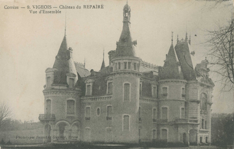 Vigeois : "Corrèze - 9. Vigeois - Château du Repaire - Vue d'ensemble".