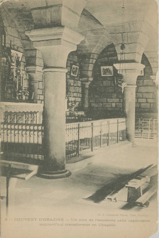 Aubazine : "3 - Couvent d'Obazine - Un coin de l'ancienne salle capitulaire aujourd'hui transformée en chapelle".