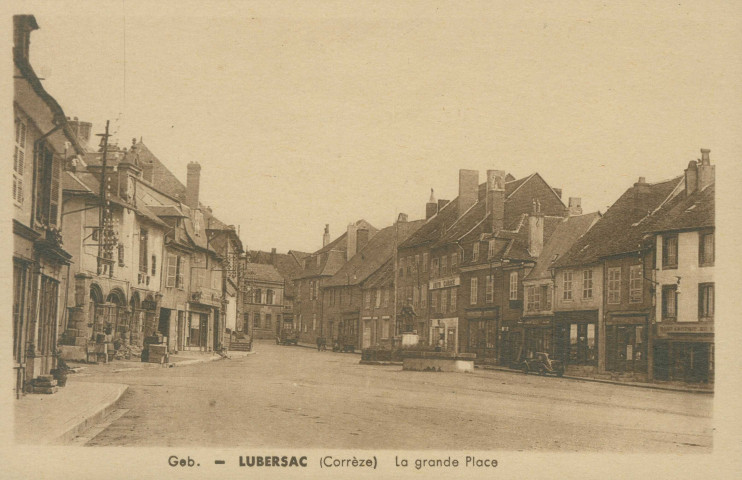 Lubersac : "Lubersac (Corrèze) - La grande place".