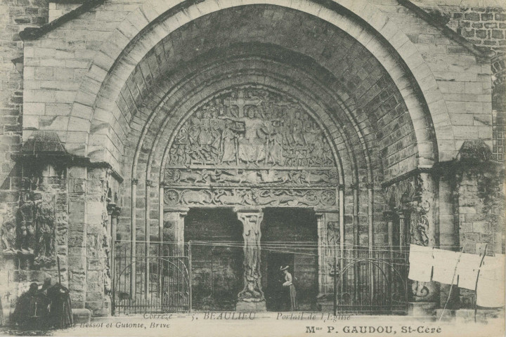 Beaulieu-sur-Dordogne : "Corrèze - 5 - Beaulieu - Portail de l'église".