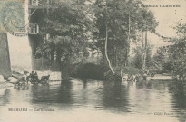Beaulieu-sur-Dordogne : "La Corrèze illustrée - Beaulieu - Les laveuses". Jeunes pêcheurs à la main.