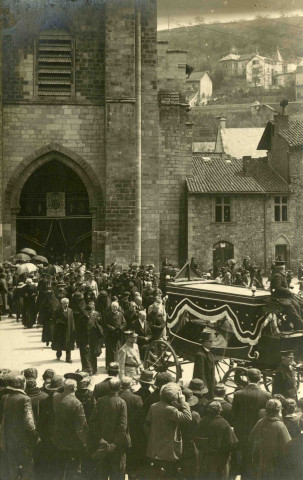 Le cortège.