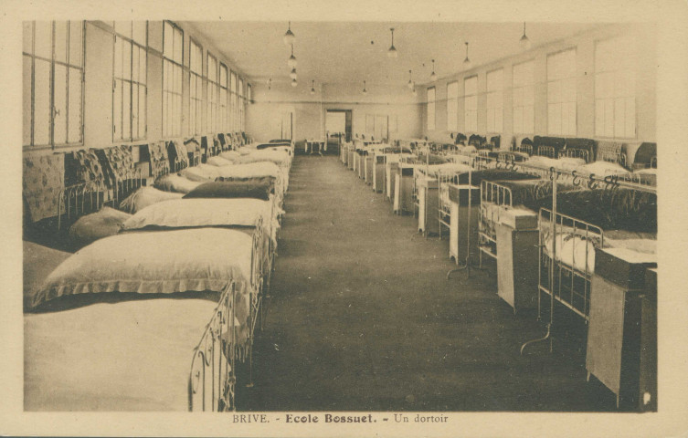 Brive-la-Gaillarde : "Brive. - Ecole Bossuet. - Un dortoir".