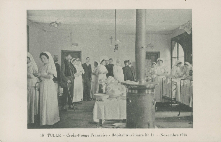Tulle : "10 Tulle - Croix-Rouge française - Hôpital auxiliaire n°11 - novembre 1914".