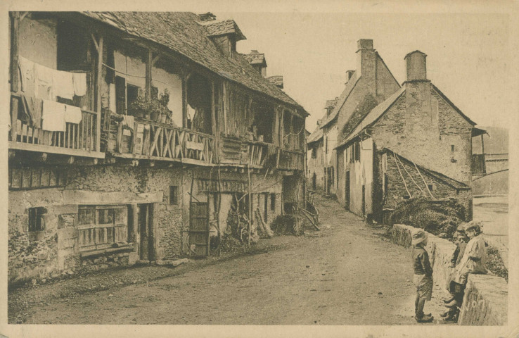 Argentat : "La douce France - 25 - le Limousin - Argentat (Corrèze) - Vieilles maisons".