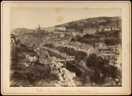 Le pont de la Gendarmerie et les promenades.