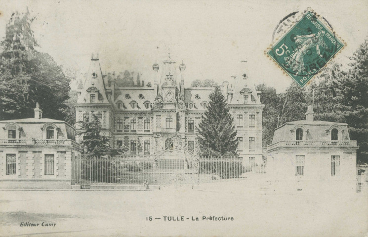 Tulle : "15 - Tulle - La préfecture".