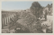 Vignols : "Vignols (Corrèze) - Un coin pittoresque de la ville et le viaduc".