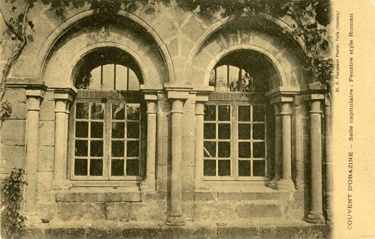 "Couvent d'Obazine - Salle capitulaire : Fenêtre style Roman".