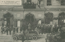 Brive-la-Gaillarde : "M.R. Poincaré à Brive -12 et 13 septembre 1913 - 8 - Le président sortant de la mairie".