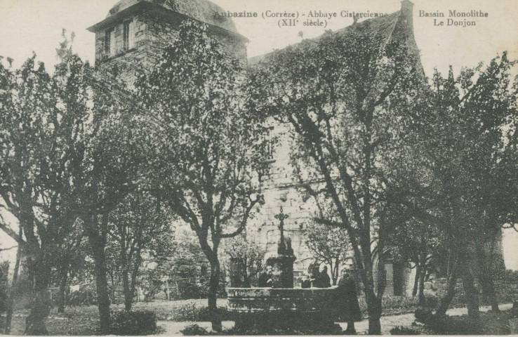Aubazine : "Obazine (corrèze) - Abbaye cistercienne (XIIe siècle) - Bassin monolithe - Le donjon".