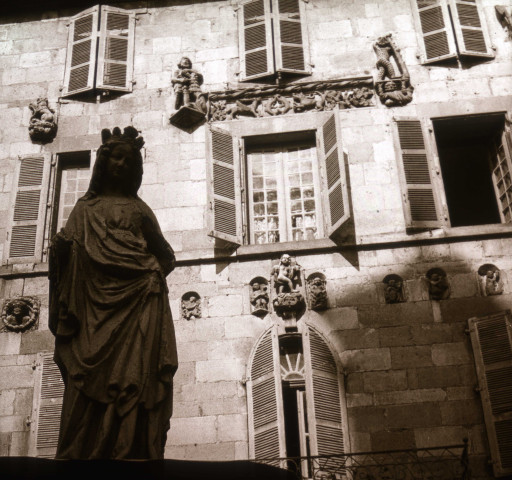 La statue de la Vierge devant la maison de la Bridolle.