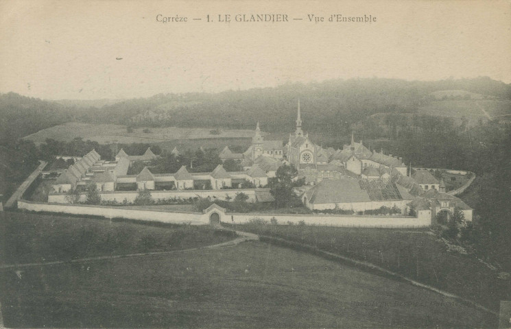Beyssac : "Corrèze - 1. Le Glandier - vue d'ensemble".