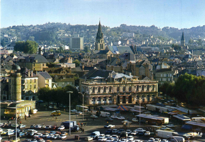Vue générale sur la Guierle et le théâtre.