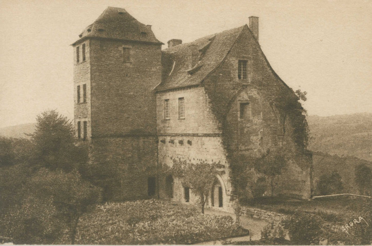 Aubazine : "Obazine (corrèze) - Abbaye cistercienne (XIIe siècle) - Château et donjon".