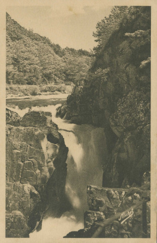 Bort-les-Orgues : "La Corrèze touristique - Bort-les-Orgues - Le Saut de la Saule".