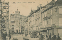 Brive-la-Gaillarde : "Brive - Place et hôtel de ville".