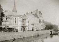 Théâtre et quai.