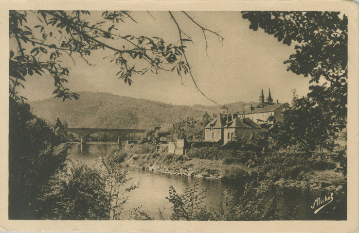 Argentat : "Gorges de la Dordogne - 205. Argentat (Corrèze) - La Dordogne vue de la route touristique d'Argentat-Eylac".