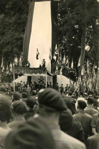 [Randans : discours du maréchal Pétain à la tribune officielle, 8 juillet 1942].