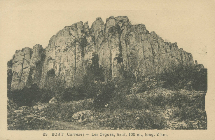 Bort-les-Orgues : "23 - Bort - Les Orgues, haut. 100 m., long. 2 km".