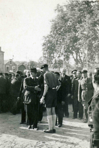 Voyage du maréchal Pétain, défilé à La Guierle.