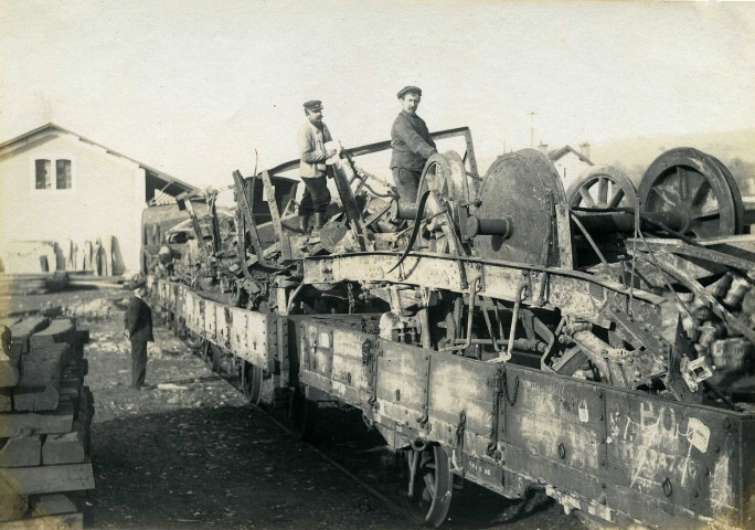 Gare : accident de train du tunnel du Pouch, les débris des trains.