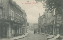 Beaulieu-sur-Dordogne : "La Corrèze - 82. - Beaulieu - Rue nationale".