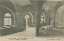 Aubazine : "20 - Ancienne abbaye cistercienne d'Obazine - Un coin de la salle capitulaire".