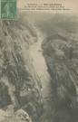 Bort-les-Orgues : "Corrèze - 7. Bort-les-Orgues - Le Pas de la Saule où la rivière La Rhue passe entre deux falaises d'une très grande hauteur".