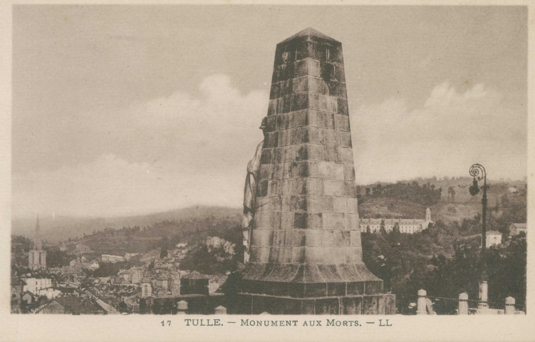 Tulle : "17 Tulle. - Monument aux morts.".