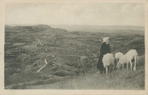 Yssandon : "18. - Yssandon (Corrèze) - Vue prise de la tour sur la Jouvénie-Saint-Aulaire - Le Puy Caput".