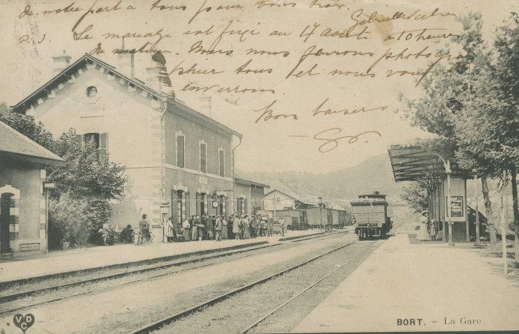 Bort-les-Orgues : "Bort - La gare".