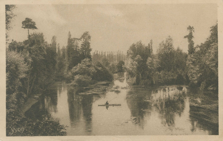 Beaulieu-sur-Dordogne : "La douce France - La région du Limousin - La Dordogne - Un joli coin pour taquiner le goujon".