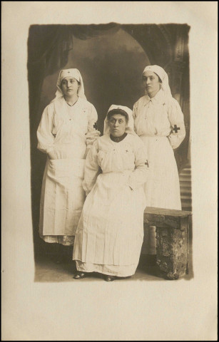 Trois infirmières de la famille Tailhade.