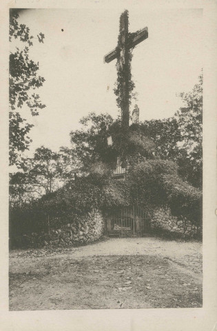 Brive-la-Gaillarde : "12 Pélerinage des grottes de St-Antoine - Le calvaire".