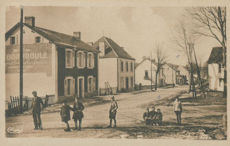 Merlines : "Eygurande-Merlines (Corrèze) - Merlines-gare - Les 4 routes".