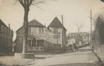 Eyrein : " Eyrein (Corrèze) - La place, au fond les écoles".
