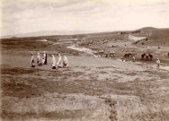 Vue panoramique sur l'oued et le barrage.