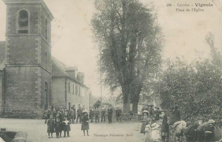 Vignols : "294 - Corrèze Vignols - Place de l'église".