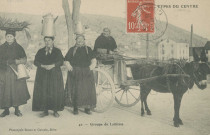 Folklore : "Types du Centre - 42 - Groupes de Laitières".